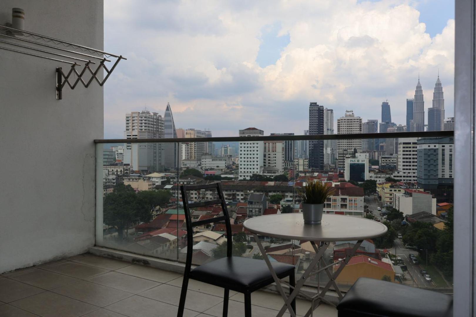 Regalia Residence And Suites By Awesomestay Kuala Lumpur Exterior foto